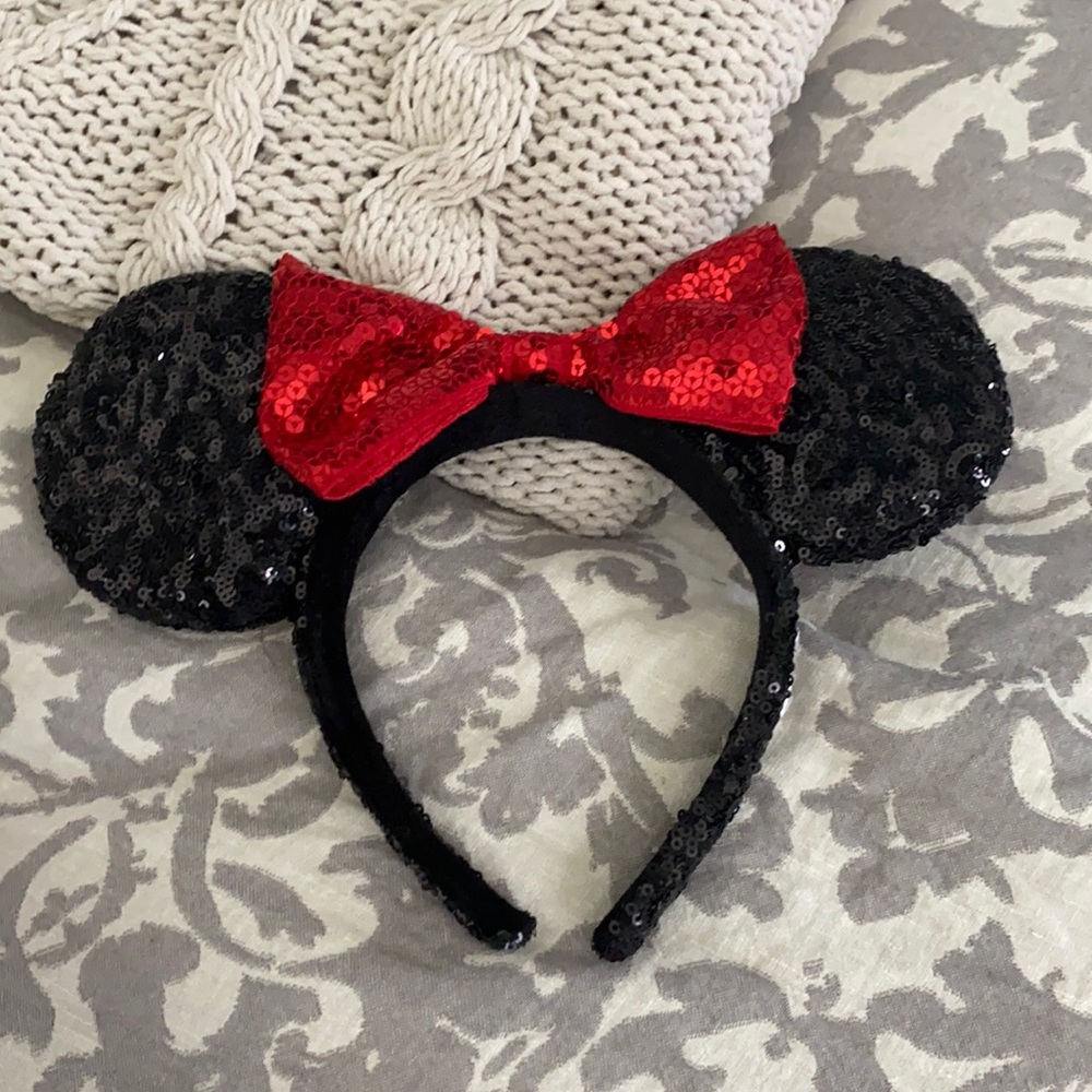 Sequin Minnie Mouse Ears!
